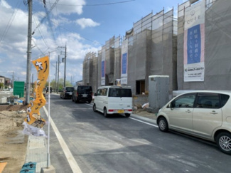 【前面道路含む現地写真】