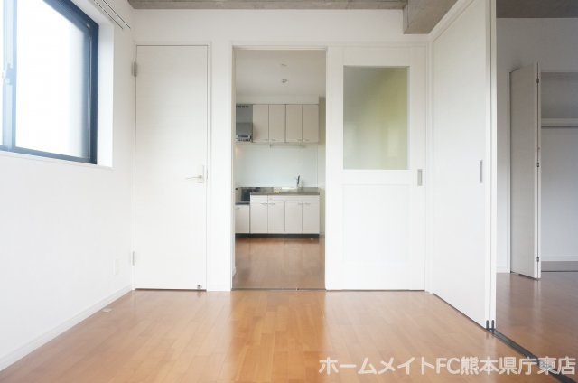 熊本市南区田井島３丁目の賃貸マンションの洋室