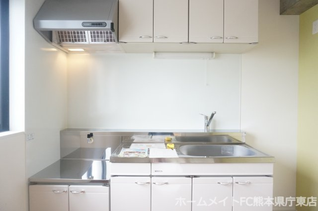 熊本市南区田井島３丁目の賃貸マンションのキッチン