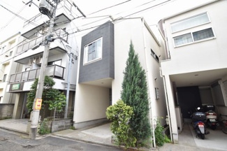 【外観】 | 色褪せない落ち着いた雰囲気が素敵な中古一戸建て。