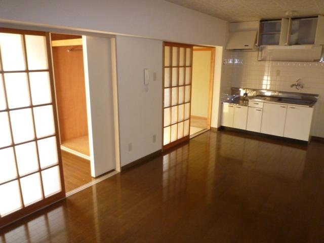 ソレーユ大海の居間・リビング