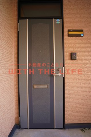 和楽園ハイツ弐番館【キャッシュバック対象物件】の玄関|ゆったりとした玄関です