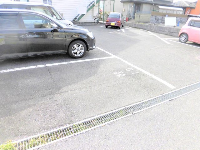 一光林町コーポ第一の駐車場