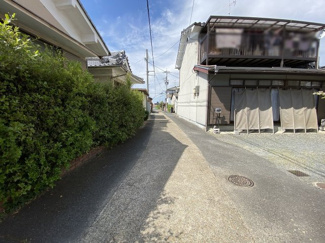 【前面道路含む現地写真】