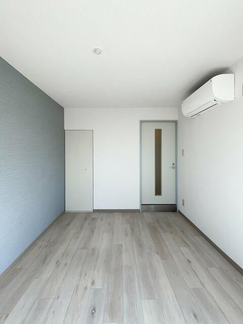 アスタック弐番館の居間・リビング