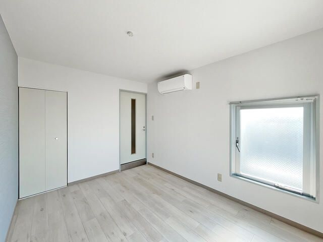 アスタック弐番館の居間・リビング