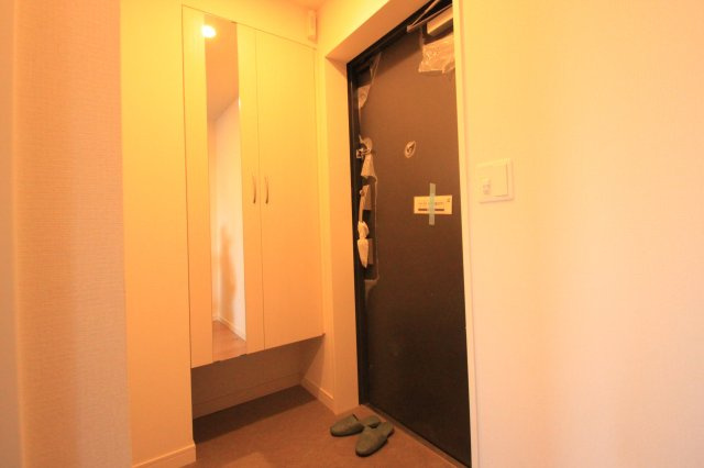 プレミアム菱屋西の玄関