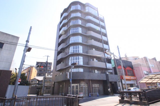 プレミアム菱屋西の外観