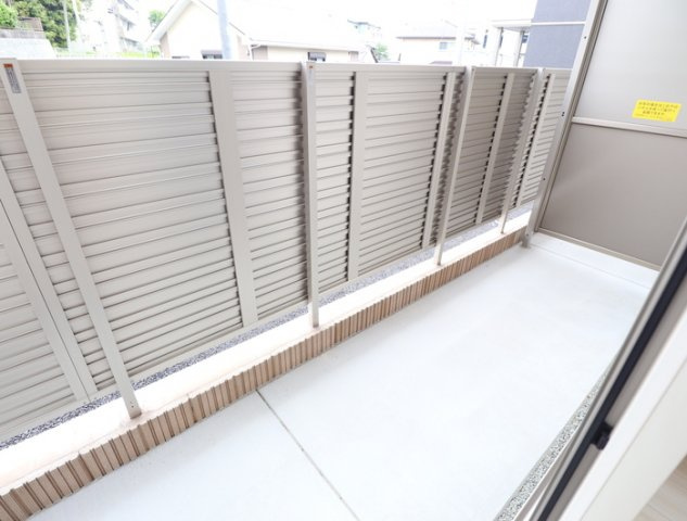 熊本市中央区黒髪６丁目のアパートのバルコニー