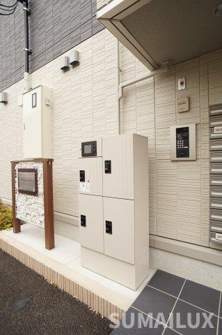 熊本市中央区黒髪６丁目のアパートのエントランス