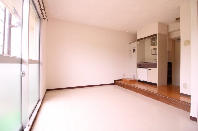 サンルーム名谷の居間・リビング