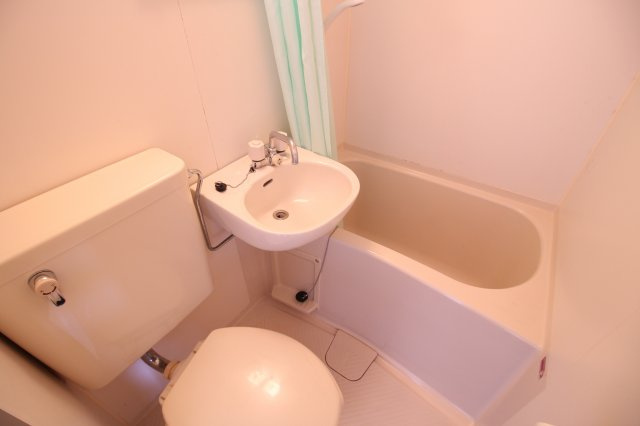 サンルーム名谷の浴室