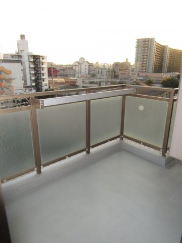 マインズコム神崎川の駐車場