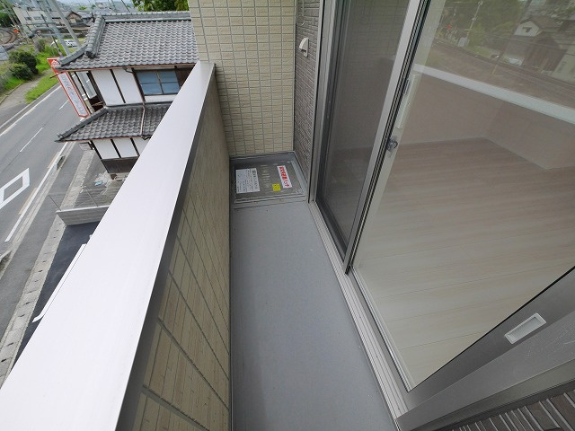 アージュⅠのバルコニー|暖かな日差しのふりそそぐバルコニー