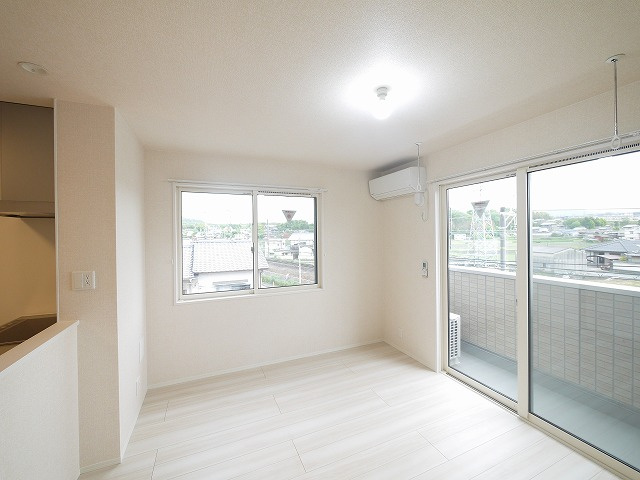 アージュⅠの居間・リビング|使いやすいリビングです