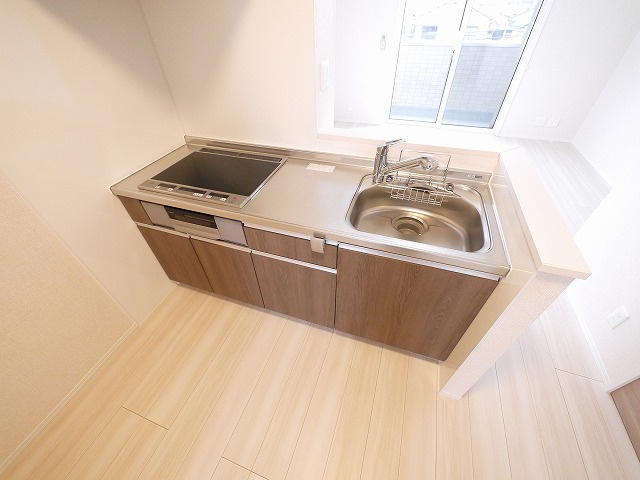 アージュⅠのキッチン|コンパクトなキッチンで掃除もラクラク