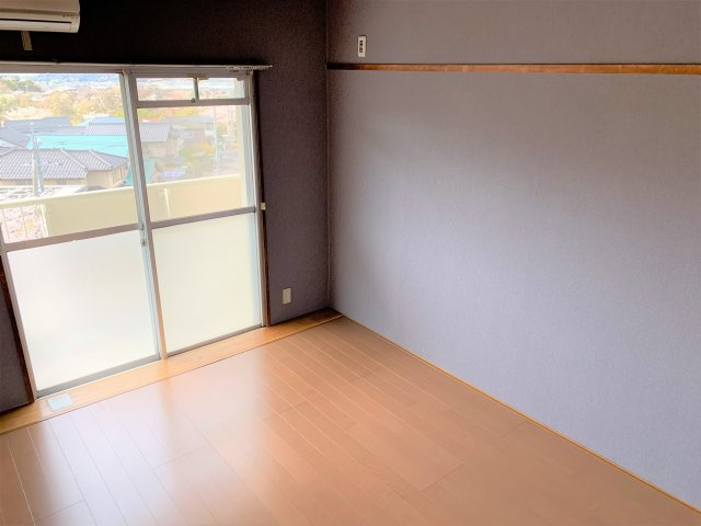 ５６５９１　緑苑東団地の洋室