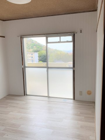 ５６５９１　緑苑東団地の洋室