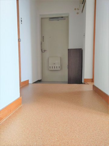 ５６５９１　緑苑東団地の玄関