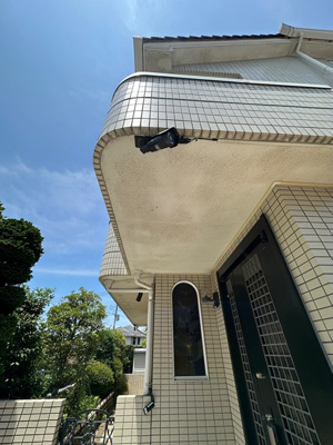 【エントランス】 | 山口台戸建 | 防犯カメラです！夜遅くに帰宅する時も、お出かけ時でも安心ですね♪