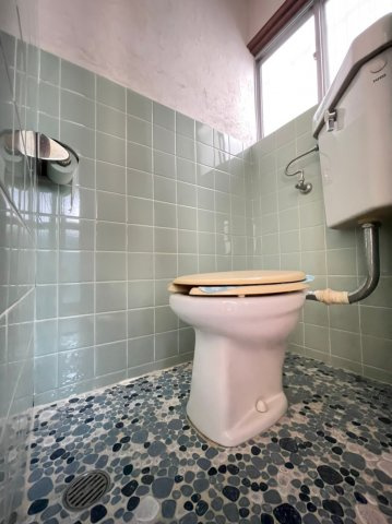 旭が丘2丁目貸家のトイレ