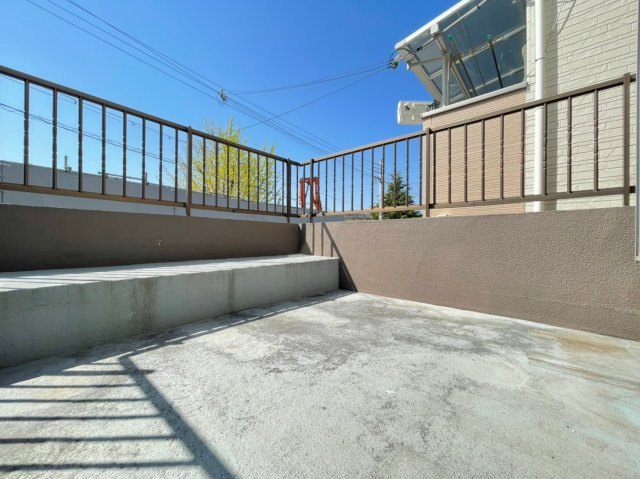 旭が丘2丁目貸家の駐車場