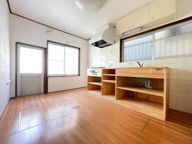 旭が丘2丁目貸家の居間・リビング