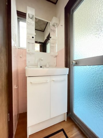 旭が丘2丁目貸家の洗面所