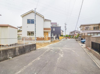 【前面道路含む現地写真】