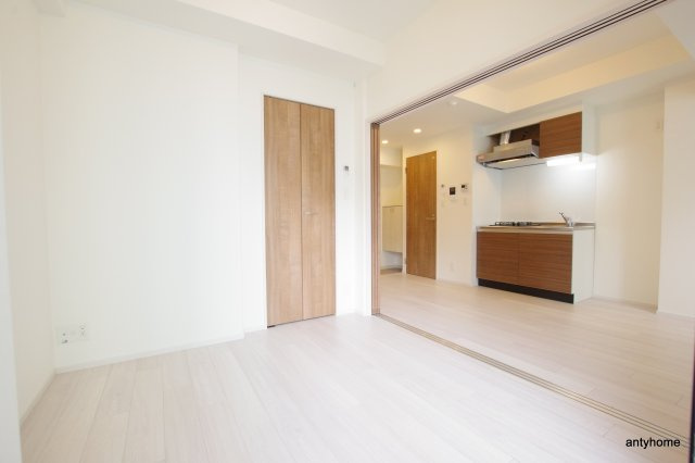 FDS VALOR 仲介手数料無料の居間・リビング