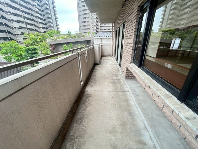 アーデンコート住吉川のバルコニー