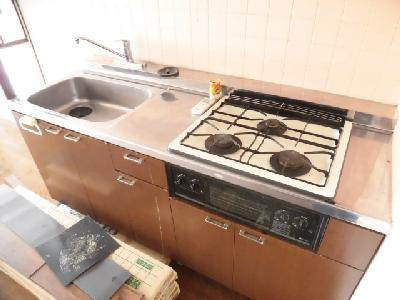 Du四条（ドゥ四条）のキッチン|３口ガス・グリル付