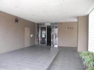 Du四条（ドゥ四条）のエントランス