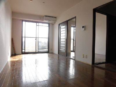 Du四条（ドゥ四条）の居間・リビング