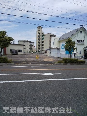 ５６６０５　岐阜市福光西土地の前面道路含む現地写真