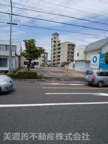 ５６６０５　岐阜市福光西土地の前面道路含む現地写真