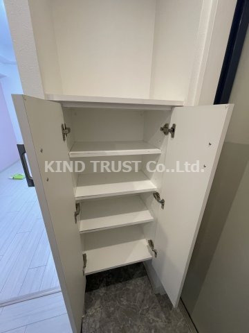 ALZA松ヶ枝の玄関|明るい玄関です