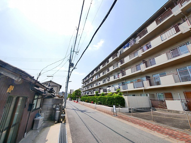 ローレルコート新大宮のエントランス|毎日通るエントランスはこのようになっています