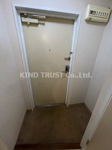 サンサーラビル南森町の玄関