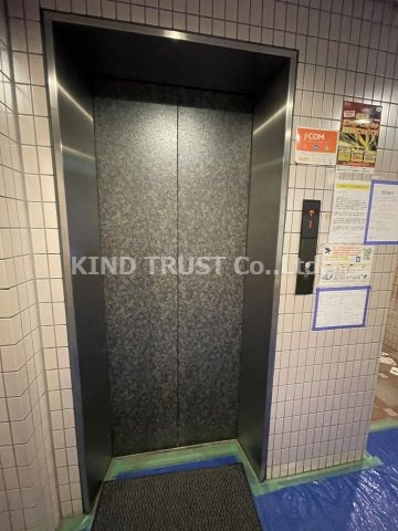 サンサーラビル南森町のロビー