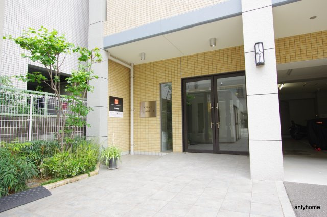 カルム小西2　仲介手数料無料のエントランス