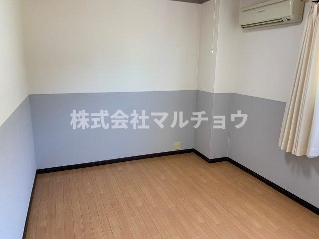 ビブレ下三栖の洋室