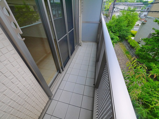 ホワイトヒルズ（梅美台）のバルコニー