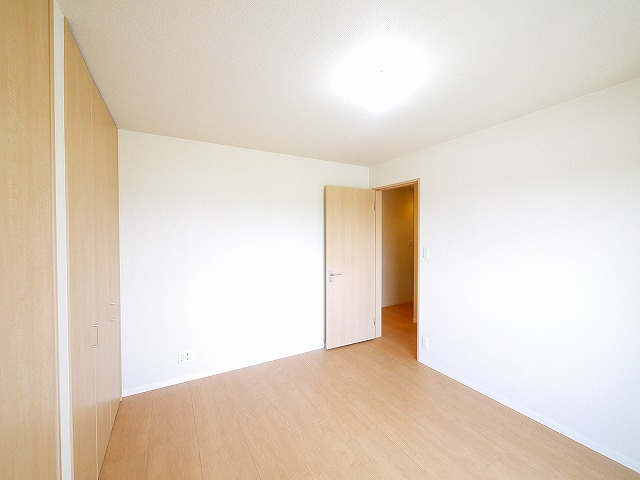 ホワイトヒルズ（梅美台）の洋室