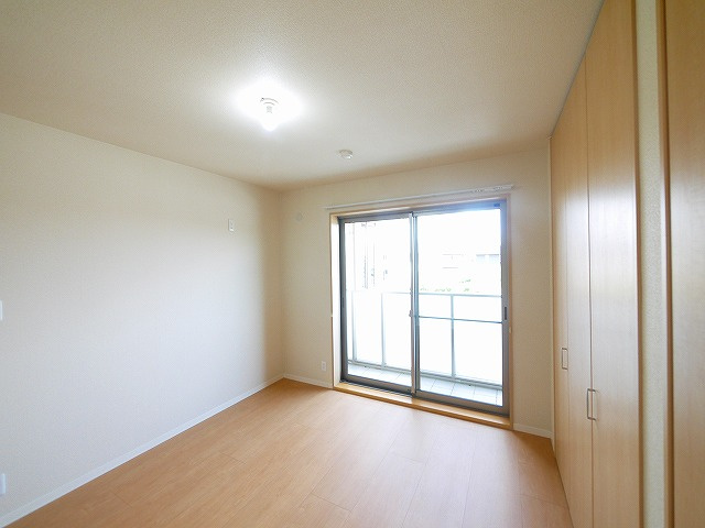 ホワイトヒルズ（梅美台）の洋室