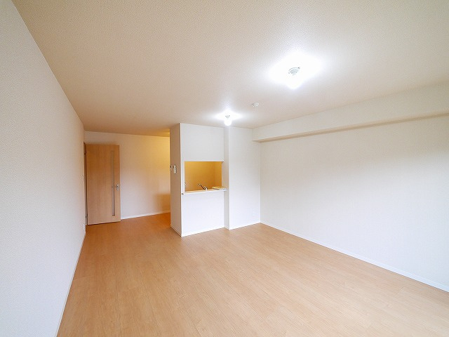 ホワイトヒルズ（梅美台）の居間・リビング