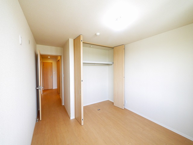 ホワイトヒルズ（梅美台）の寝室