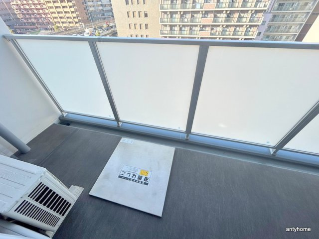 コンフォリア江坂広芝町　仲介手数料無料のバルコニー