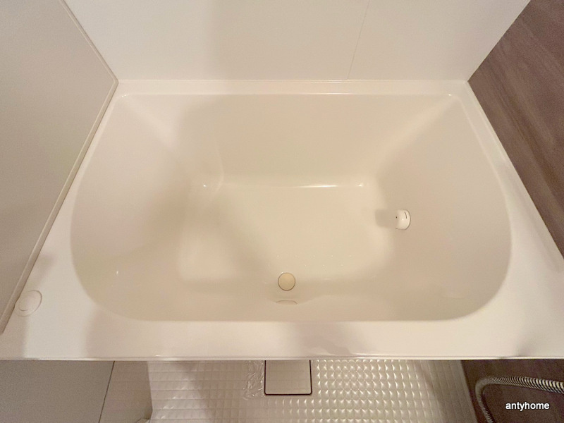 コンフォリア江坂広芝町　仲介手数料無料の浴室