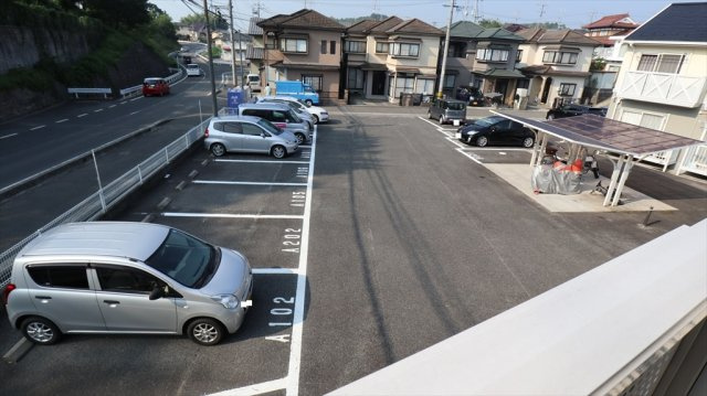 サニーヒルズ　Ｂ棟の駐車場